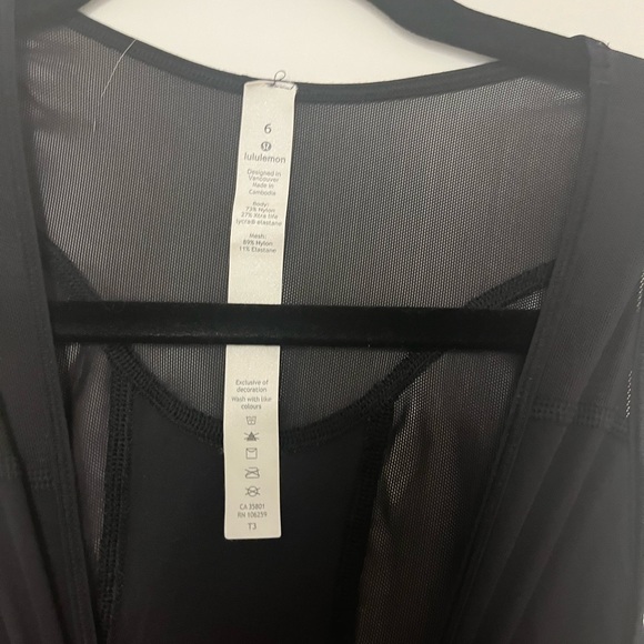 ✨LAST CHANCE✨ Lululemon Black Tank Top with Mesh Back Size 6 - Picture 2 of 2